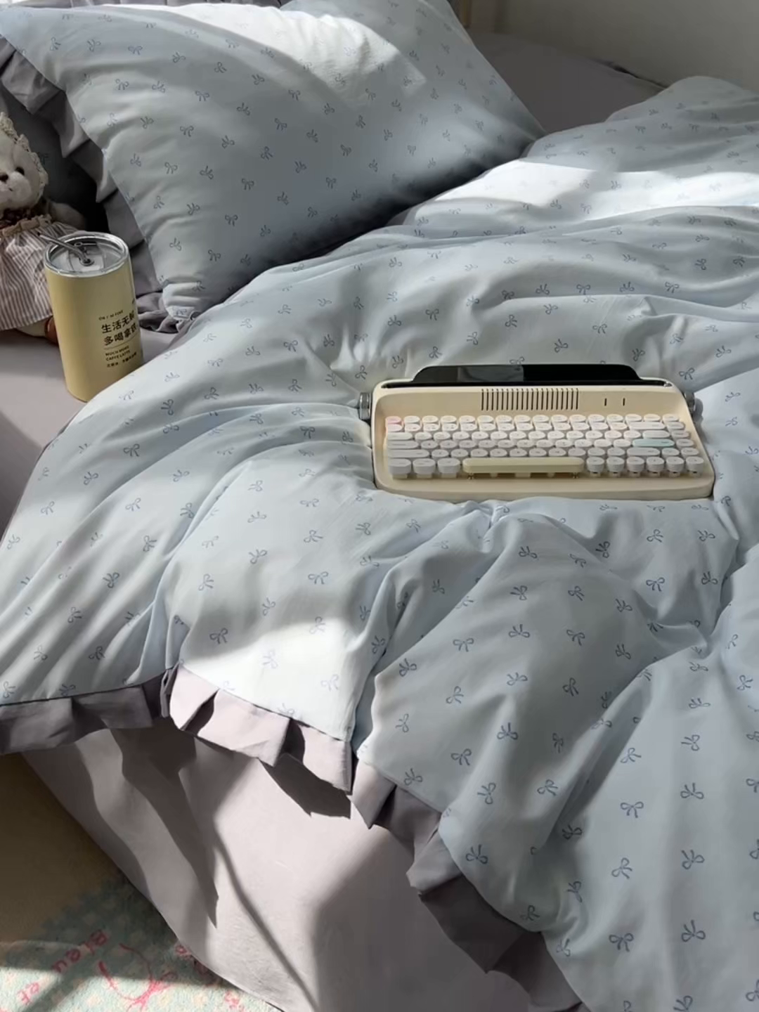 91家纺网 家纺一手货源 找家纺 韩巢家纺 2026新款花边款针织双层纱四件套 可爱多兰