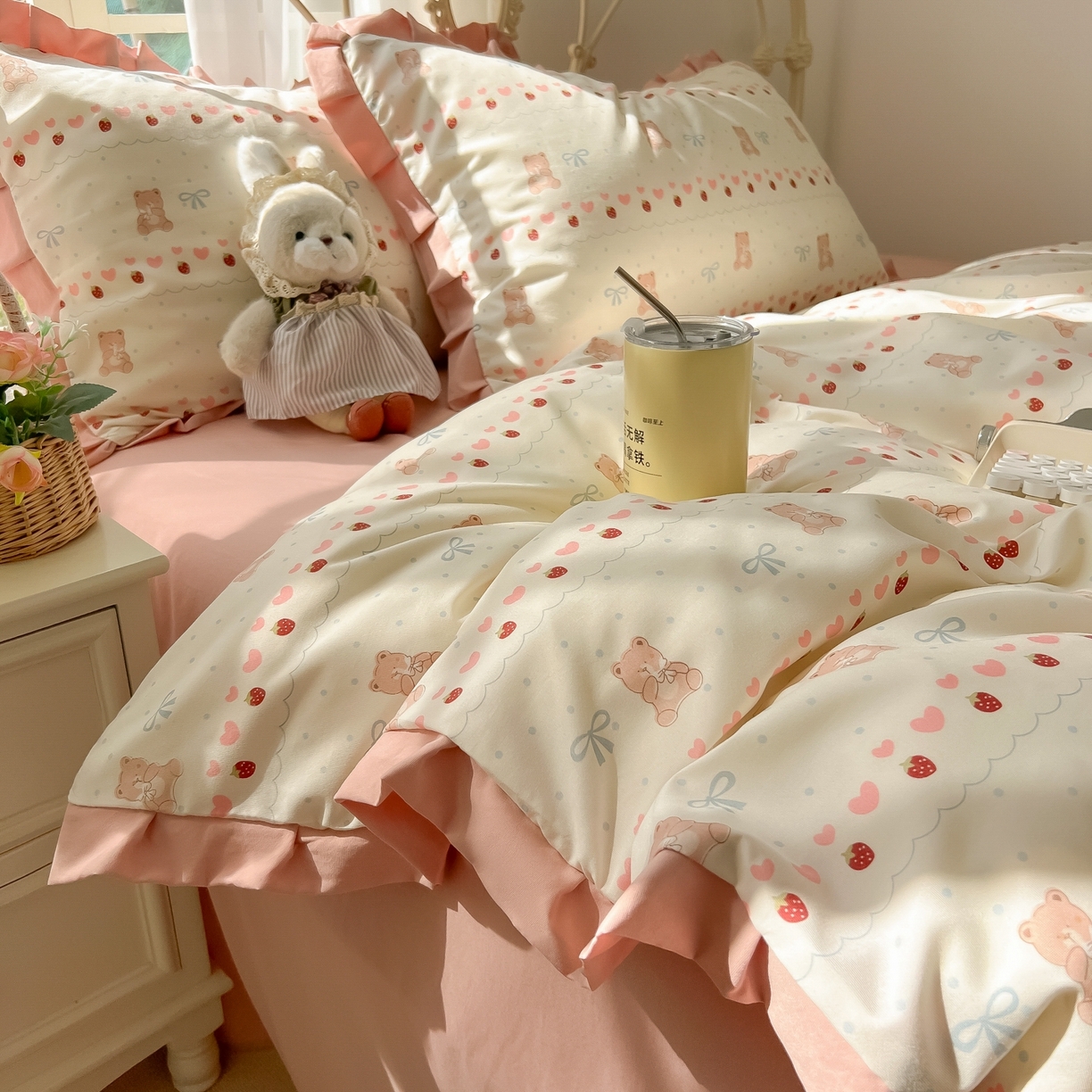 91家纺网 家纺一手货源 找家纺 韩巢家纺 2026新款花边款针织双层纱四件套 可爱熊