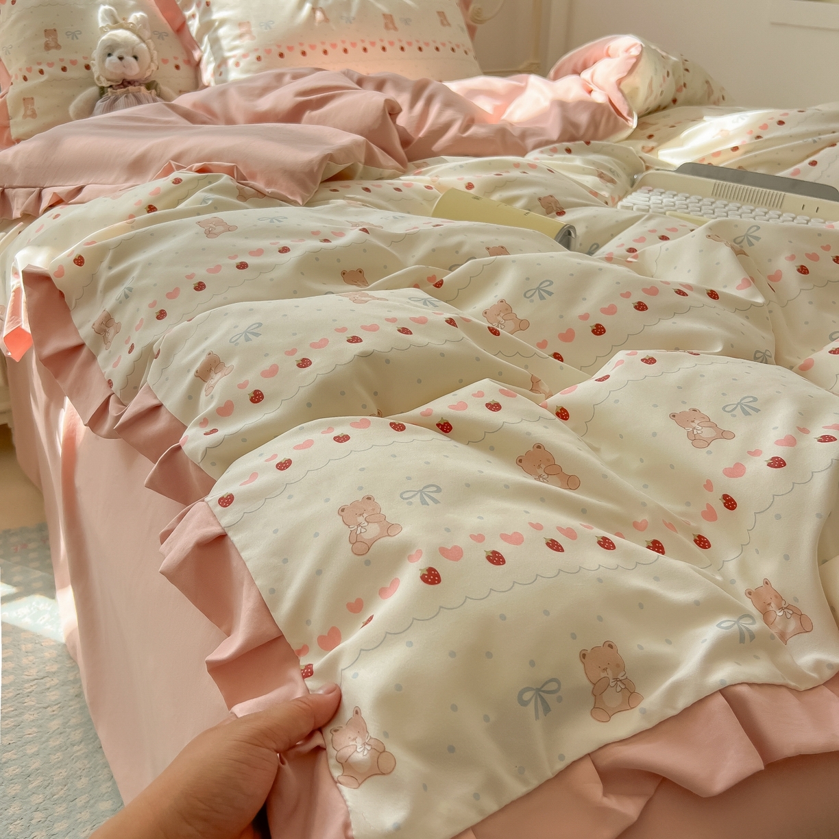 91家纺网 家纺一手货源 找家纺 韩巢家纺 2026新款花边款针织双层纱四件套 可爱熊