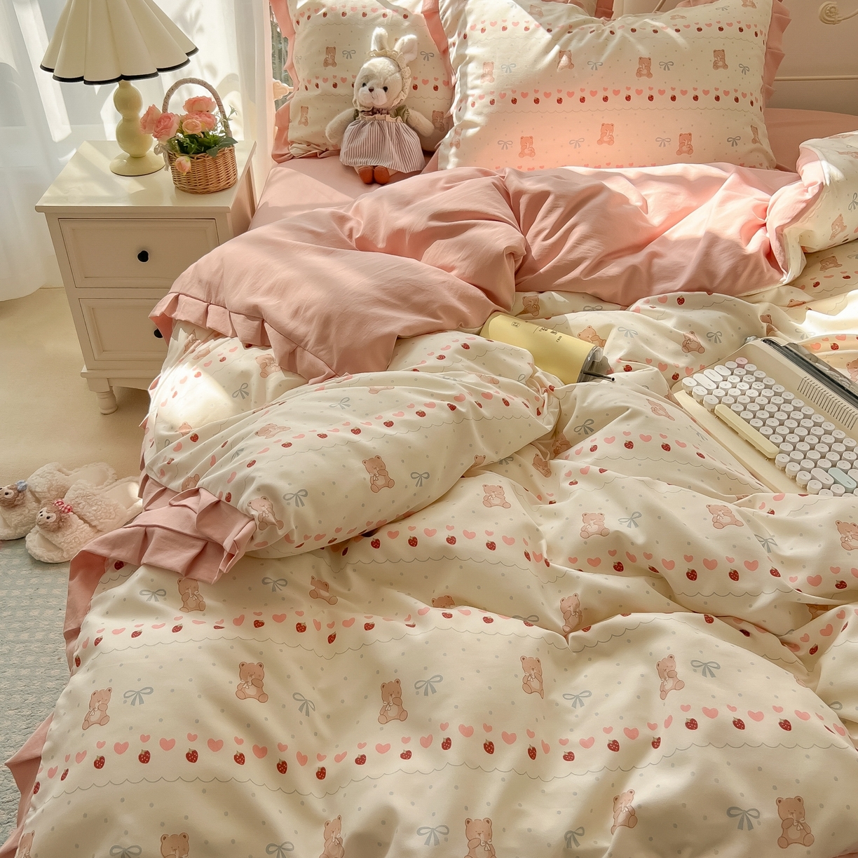 91家纺网 家纺一手货源 找家纺 韩巢家纺 2026新款花边款针织双层纱四件套 可爱熊