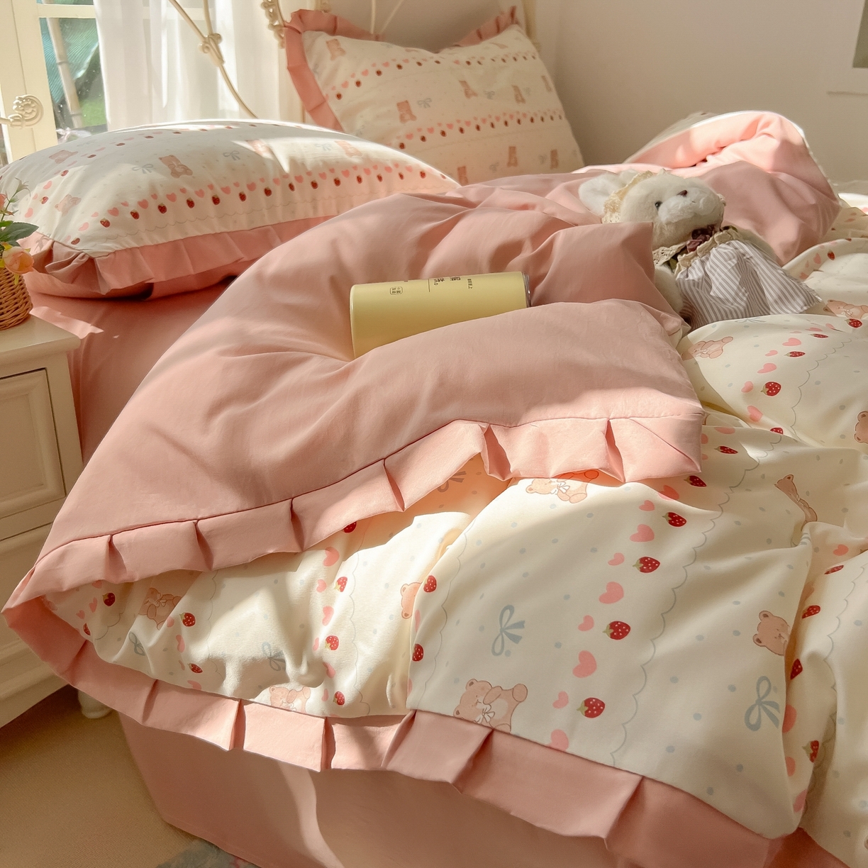 91家纺网 家纺一手货源 找家纺 韩巢家纺 2026新款花边款针织双层纱四件套 可爱熊