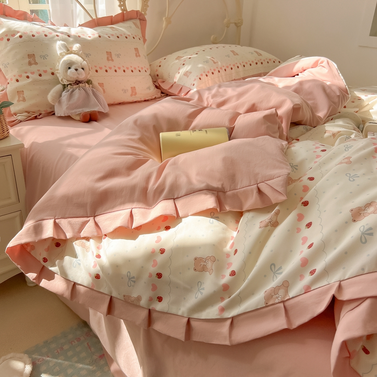 91家纺网 家纺一手货源 找家纺 韩巢家纺 2026新款花边款针织双层纱四件套 可爱熊