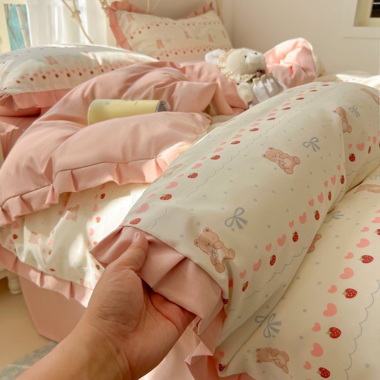 91家纺网 家纺一手货源 找家纺 韩巢家纺 2026新款花边款针织双层纱四件套 可爱熊