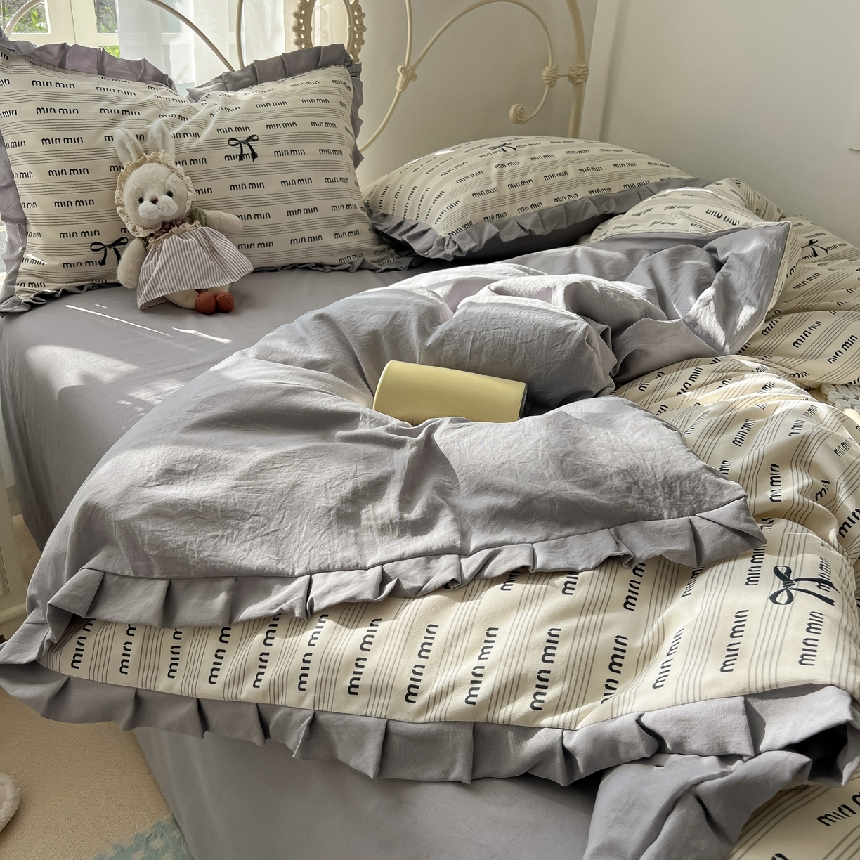 91家纺网 家纺一手货源 找家纺 韩巢家纺 2026新款花边款针织双层纱四件套 敏敏灰