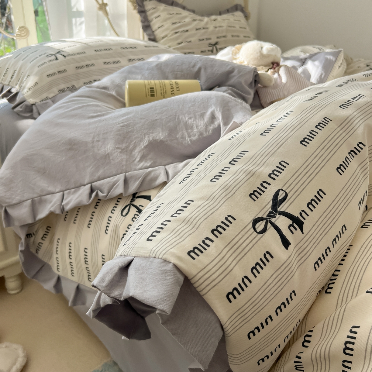 91家纺网 家纺一手货源 找家纺 韩巢家纺 2026新款花边款针织双层纱四件套 敏敏灰