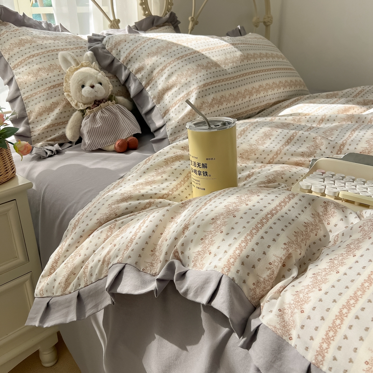 91家纺网 家纺一手货源 找家纺 韩巢家纺 2026新款花边款针织双层纱四件套 木昔