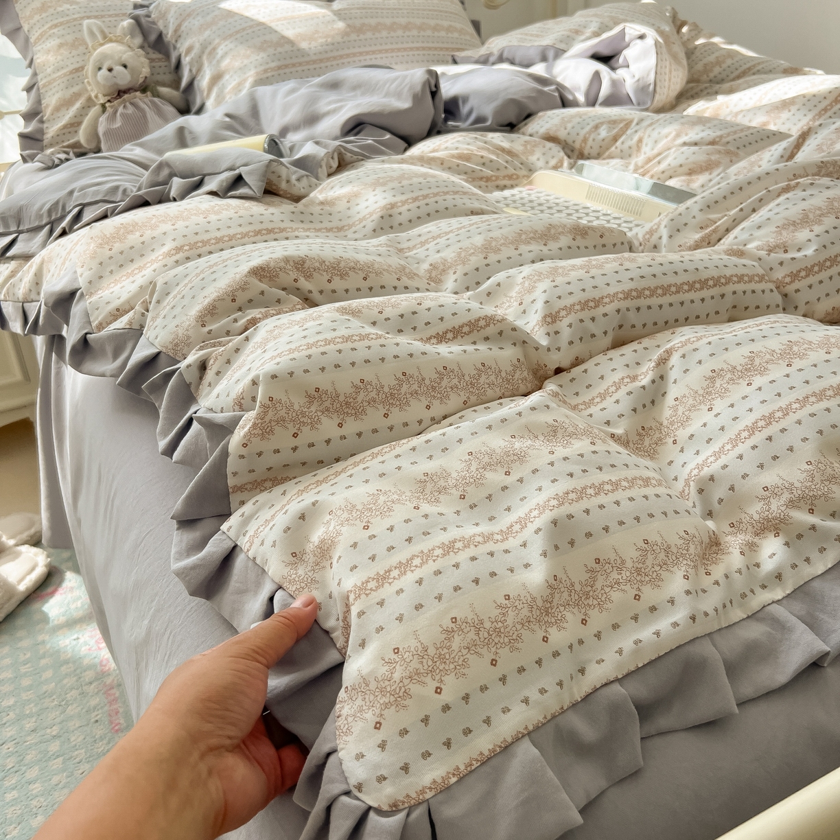 91家纺网 家纺一手货源 找家纺 韩巢家纺 2026新款花边款针织双层纱四件套 木昔