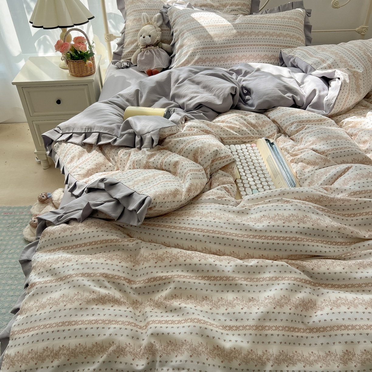 91家纺网 家纺一手货源 找家纺 韩巢家纺 2026新款花边款针织双层纱四件套 木昔