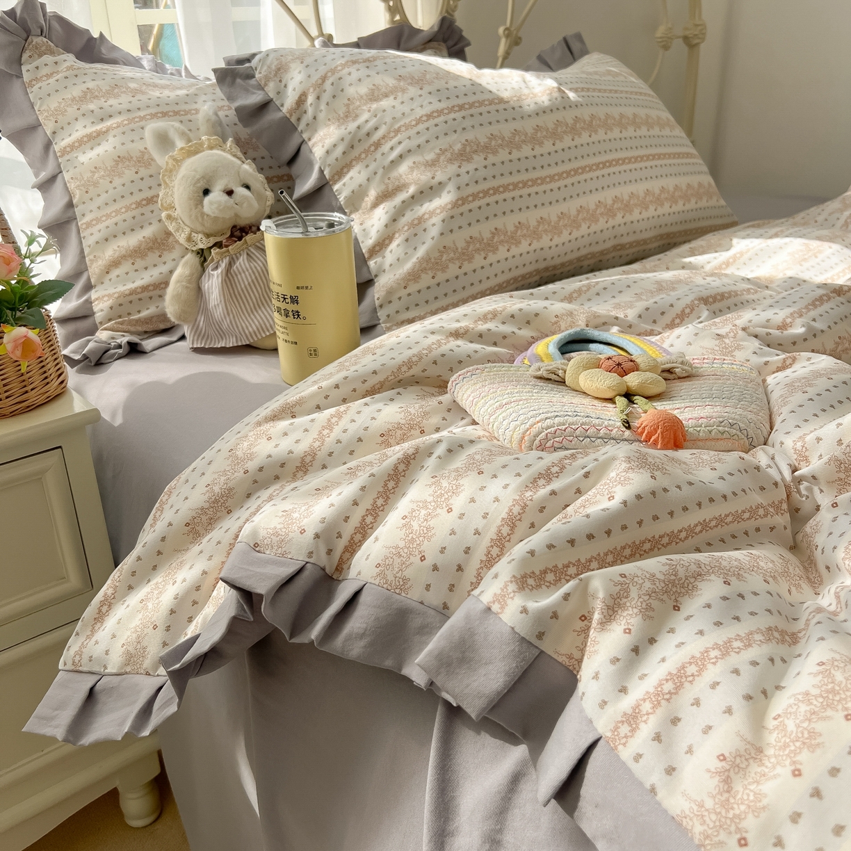 91家纺网 家纺一手货源 找家纺 韩巢家纺 2026新款花边款针织双层纱四件套 木昔