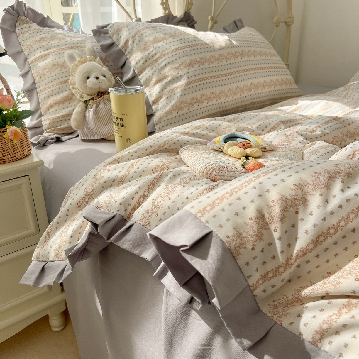 91家纺网 家纺一手货源 找家纺 韩巢家纺 2026新款花边款针织双层纱四件套 木昔