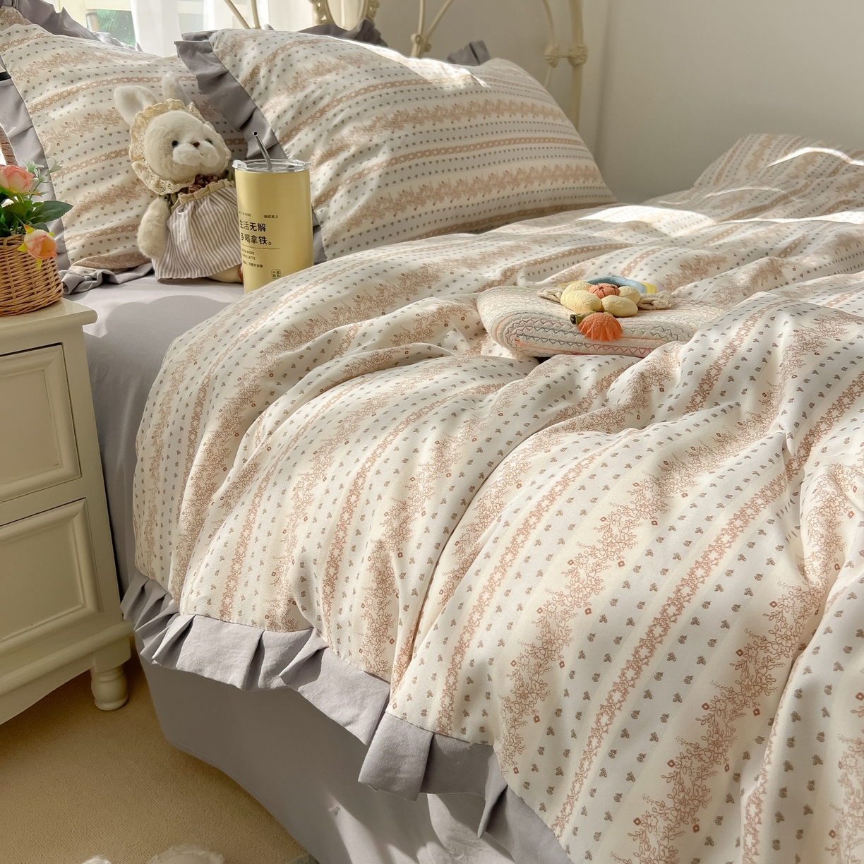 91家纺网 家纺一手货源 找家纺 韩巢家纺 2026新款花边款针织双层纱四件套 木昔