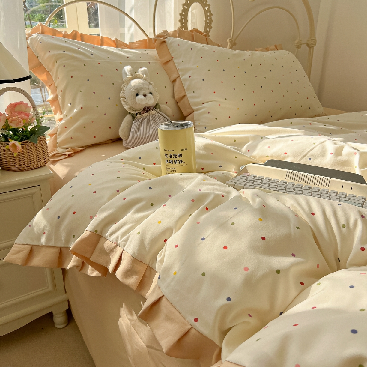 91家纺网 家纺一手货源 找家纺 韩巢家纺 2026新款花边款针织双层纱四件套 奶油波点米