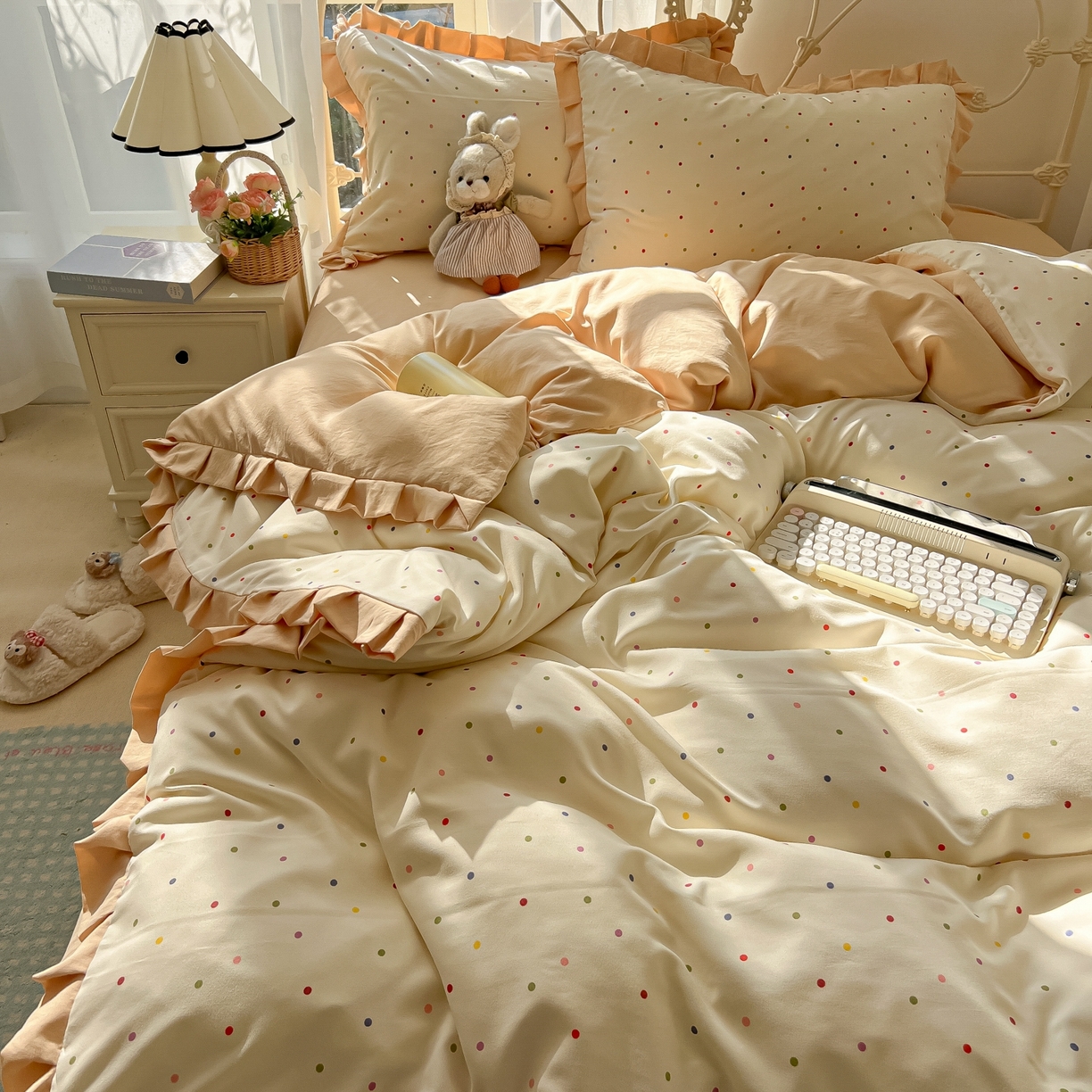 91家纺网 家纺一手货源 找家纺 韩巢家纺 2026新款花边款针织双层纱四件套 奶油波点米