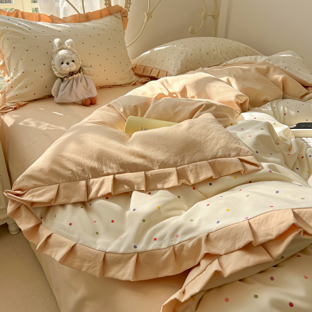 91家纺网 家纺一手货源 找家纺 韩巢家纺 2026新款花边款针织双层纱四件套 奶油波点米