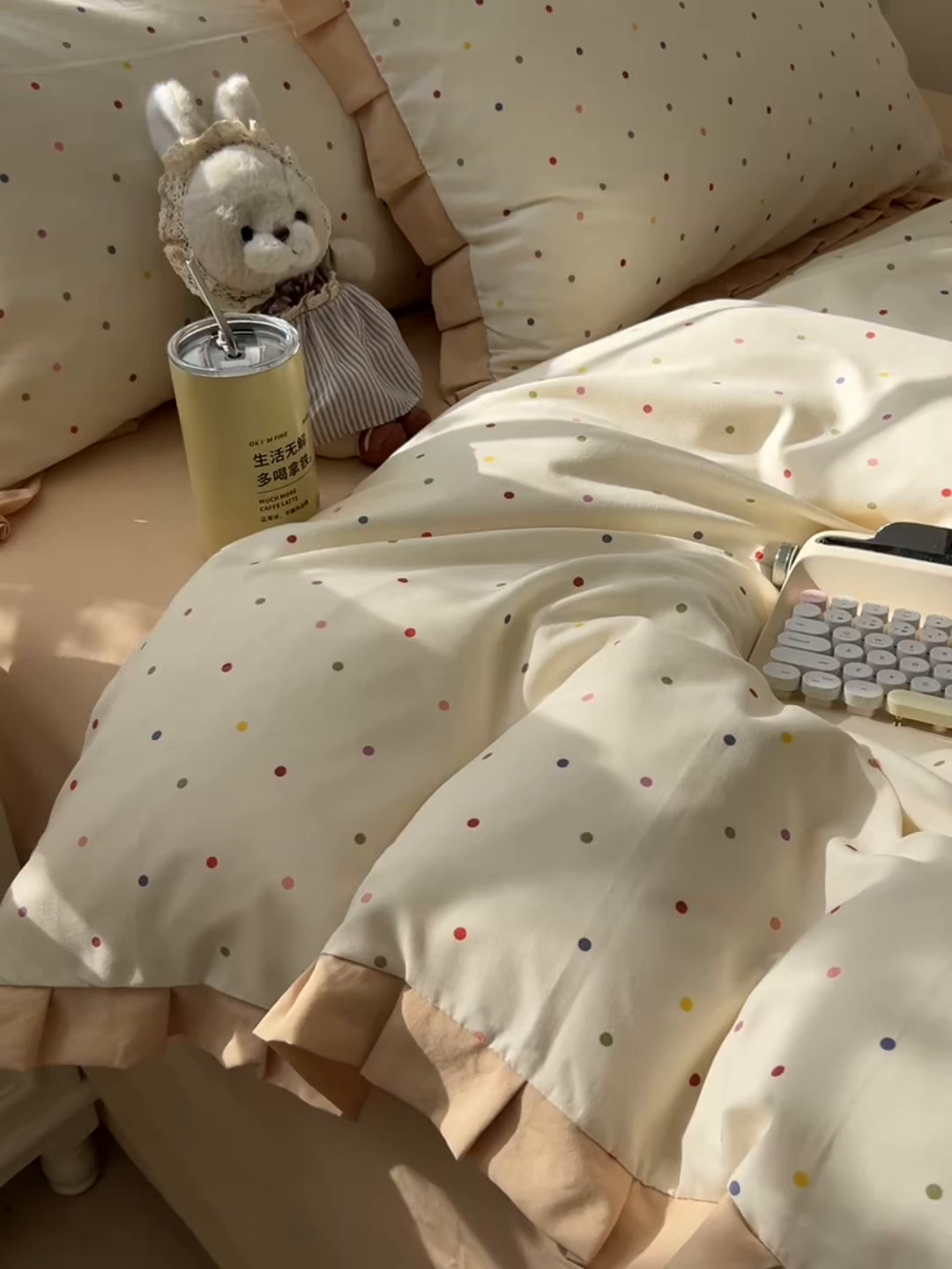 91家纺网 家纺一手货源 找家纺 韩巢家纺 2026新款花边款针织双层纱四件套 奶油波点米