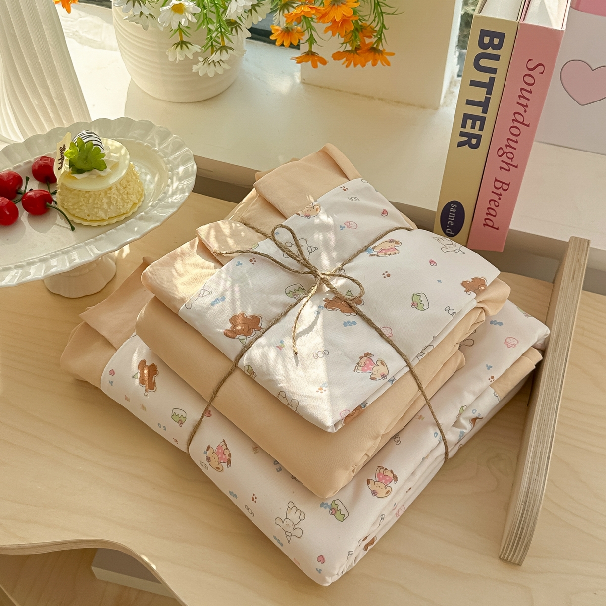 91家纺网 家纺一手货源 找家纺 韩巢家纺 2026新款花边款针织双层纱四件套 奶油狗