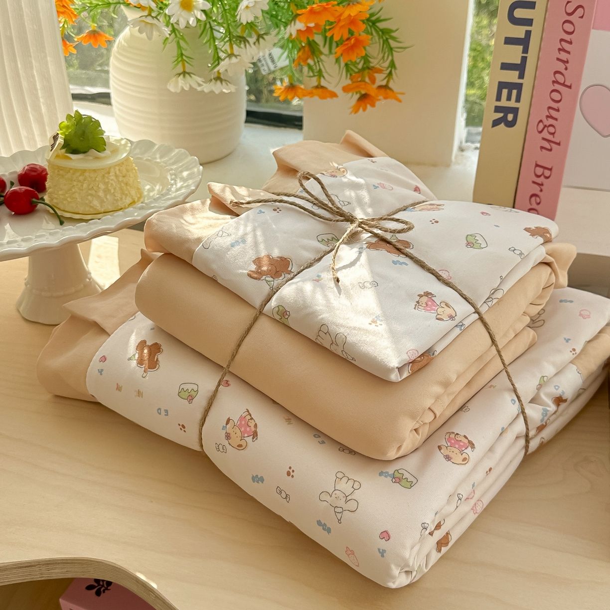 91家纺网 家纺一手货源 找家纺 韩巢家纺 2026新款花边款针织双层纱四件套 奶油狗