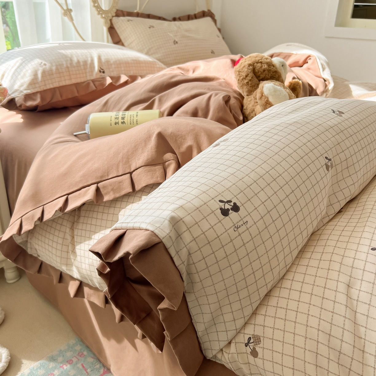 韩巢家纺 2026新款花边款针织双层纱四件套 巧克力