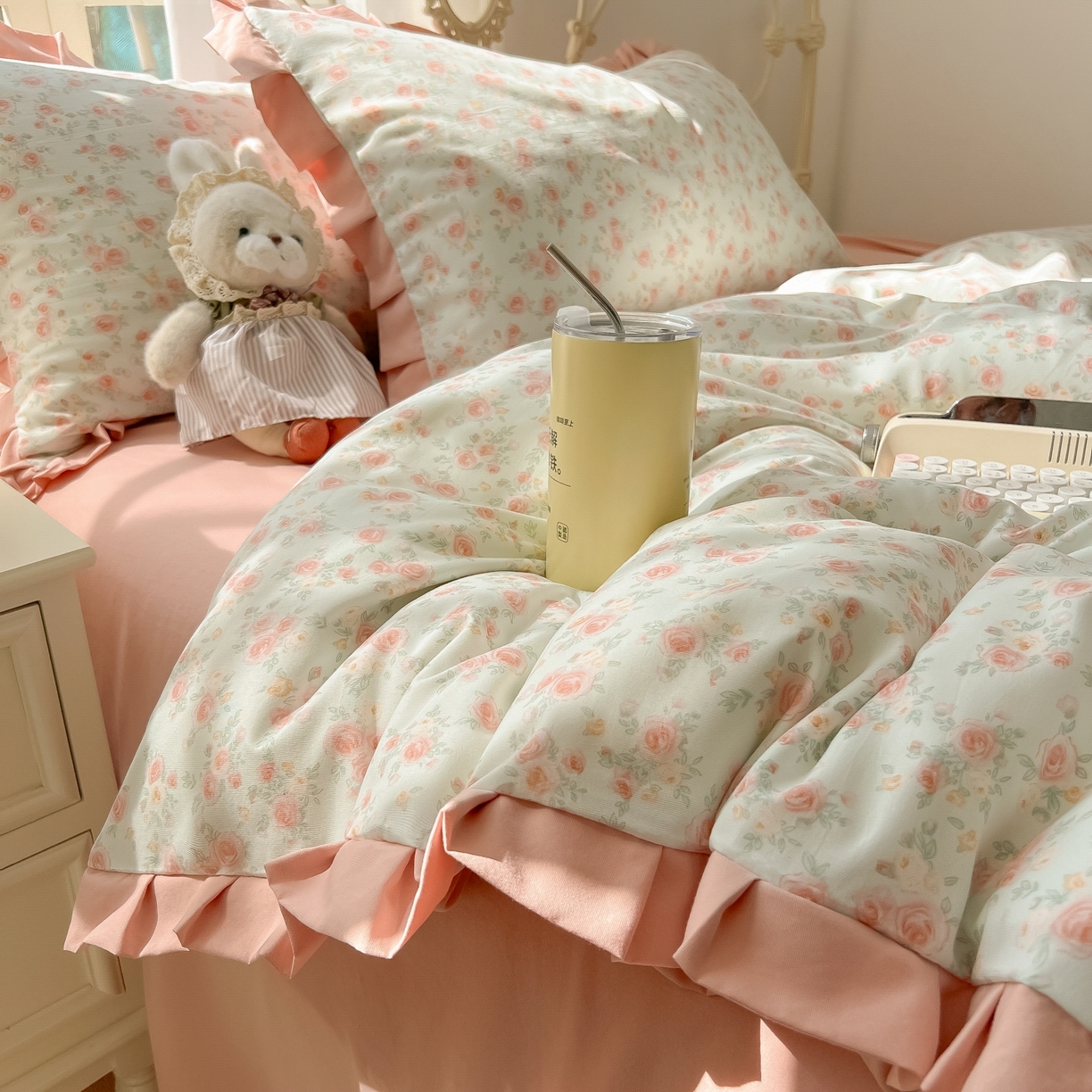 91家纺网 家纺一手货源 找家纺 韩巢家纺 2026新款花边款针织双层纱四件套 塞林娜绿