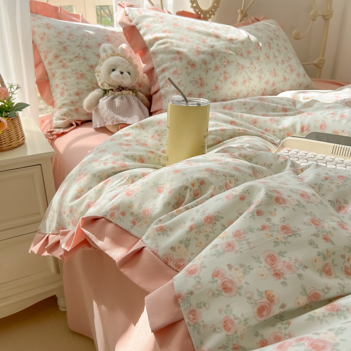 91家纺网 家纺一手货源 找家纺 韩巢家纺 2026新款花边款针织双层纱四件套 塞林娜绿