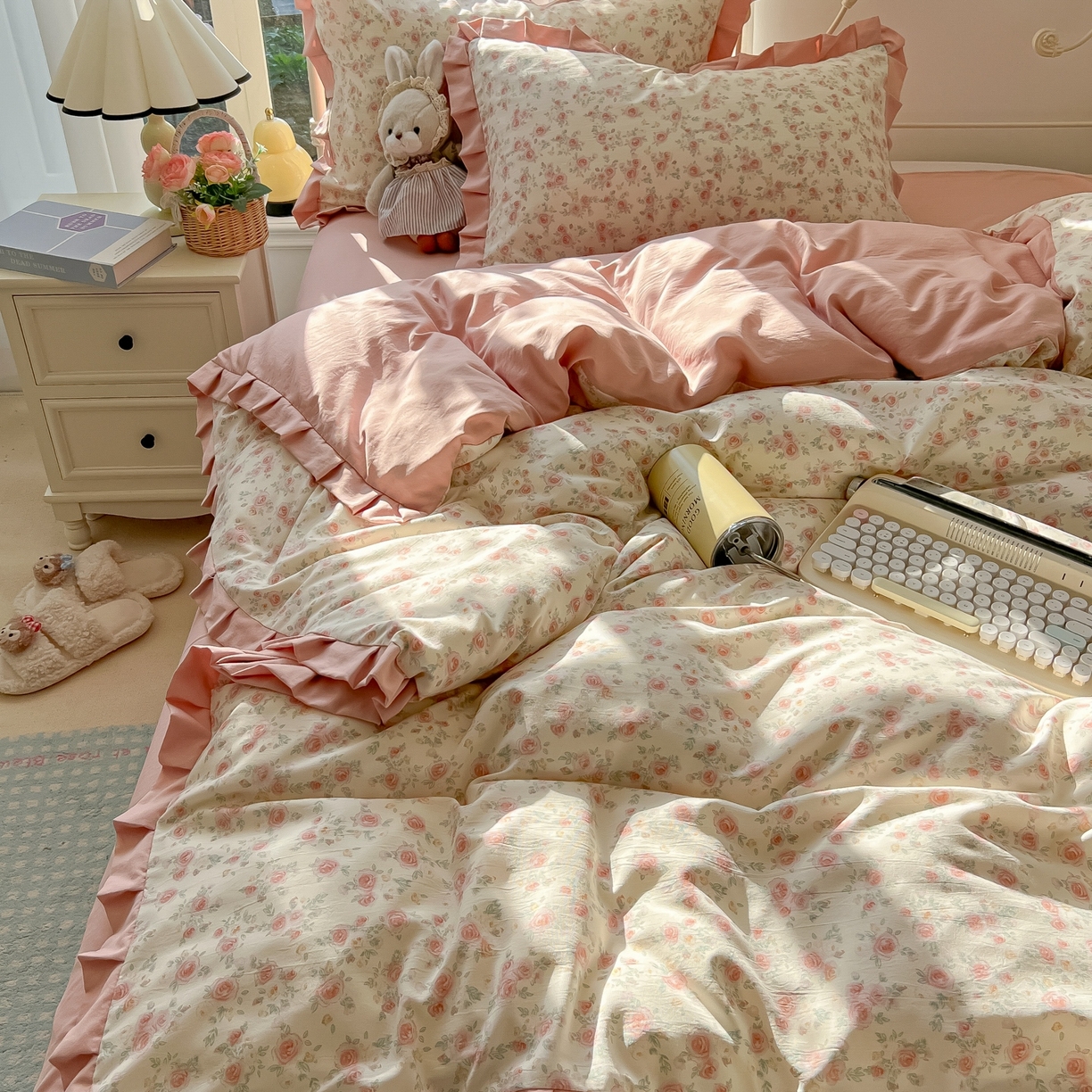 91家纺网 家纺一手货源 找家纺 韩巢家纺 2026新款花边款针织双层纱四件套 塞林娜米黄