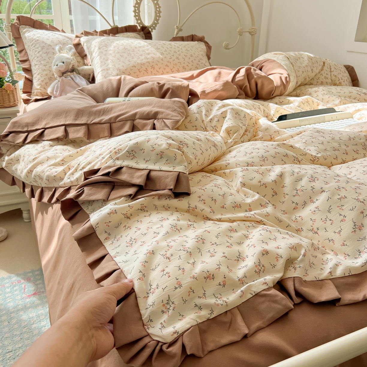 91家纺网 家纺一手货源 找家纺 韩巢家纺 2026新款花边款针织双层纱四件套 问秋黄