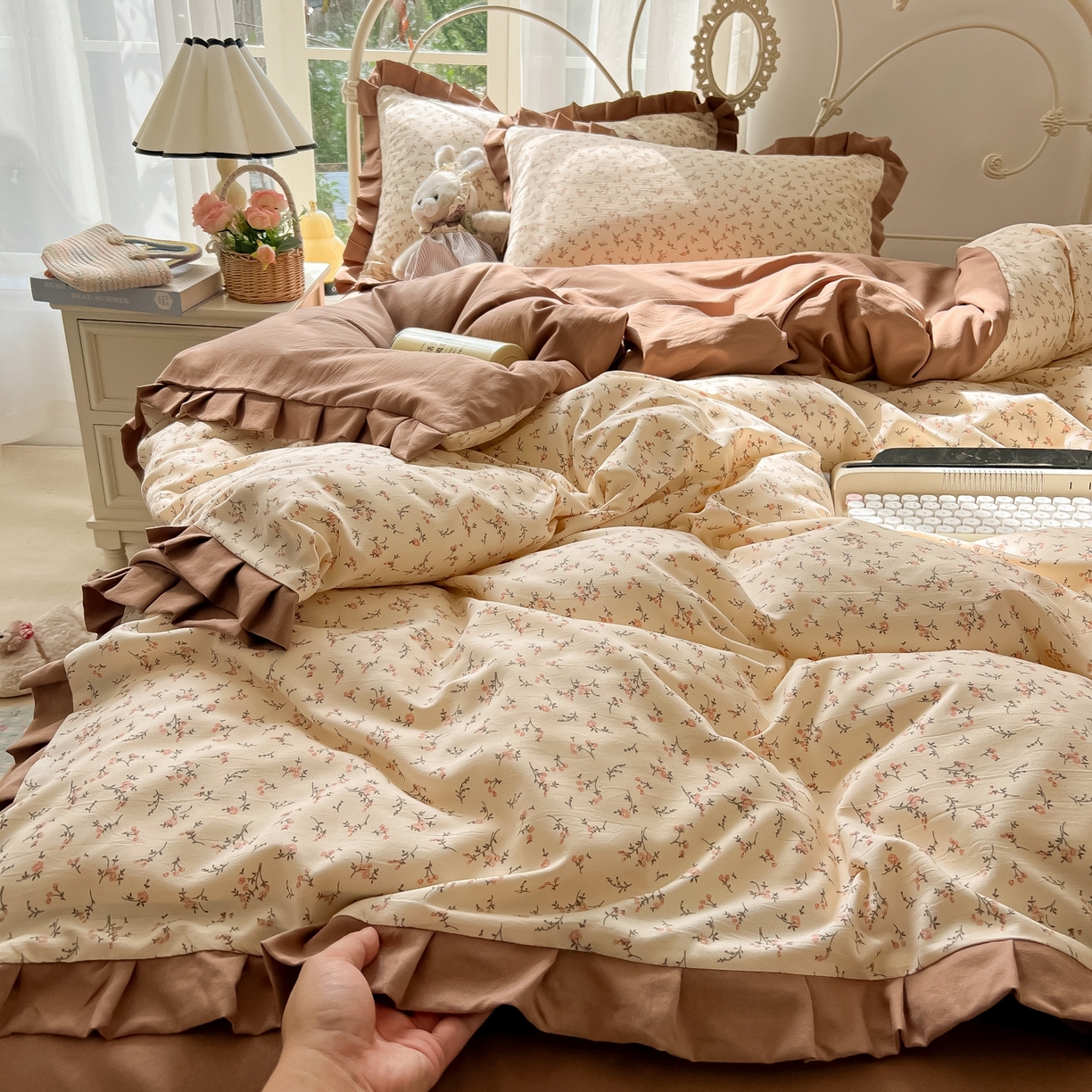 91家纺网 家纺一手货源 找家纺 韩巢家纺 2026新款花边款针织双层纱四件套 问秋黄