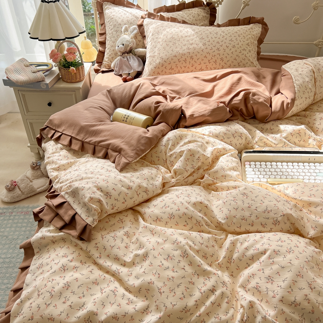 91家纺网 家纺一手货源 找家纺 韩巢家纺 2026新款花边款针织双层纱四件套 问秋黄