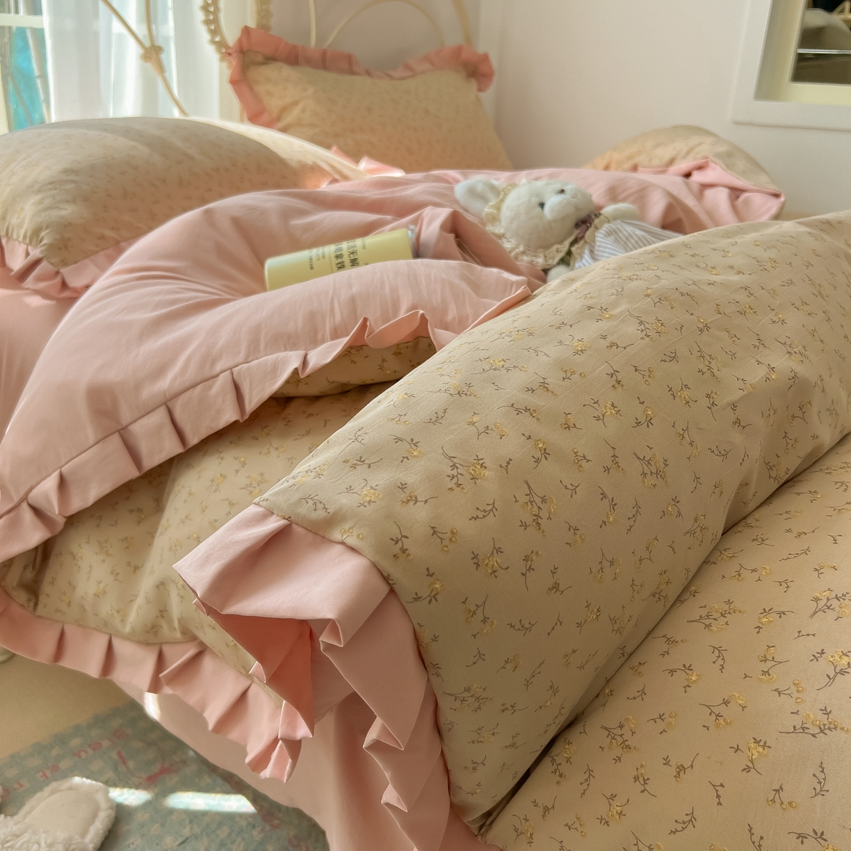 韩巢家纺 2026新款花边款针织双层纱四件套 问秋棕