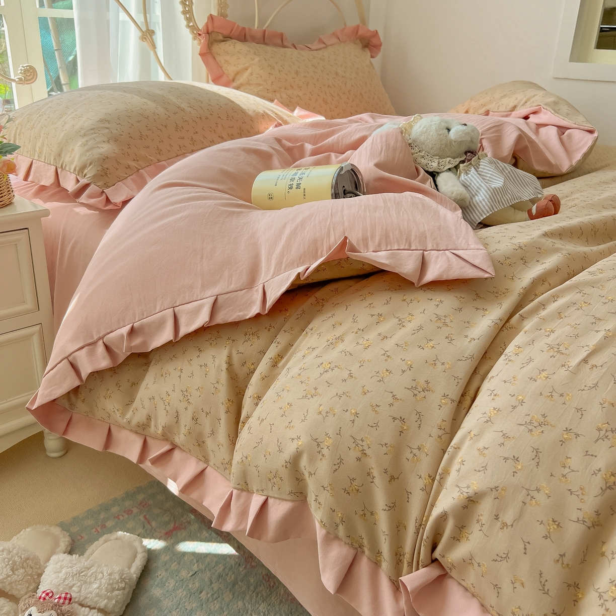 91家纺网 家纺一手货源 找家纺 韩巢家纺 2026新款花边款针织双层纱四件套 问秋棕