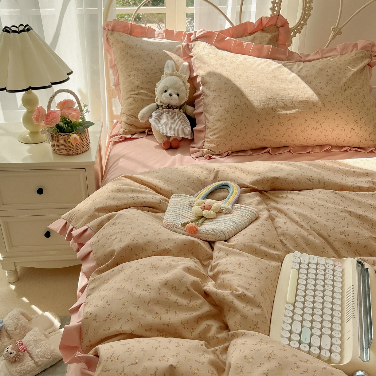 91家纺网 家纺一手货源 找家纺 韩巢家纺 2026新款花边款针织双层纱四件套 问秋棕