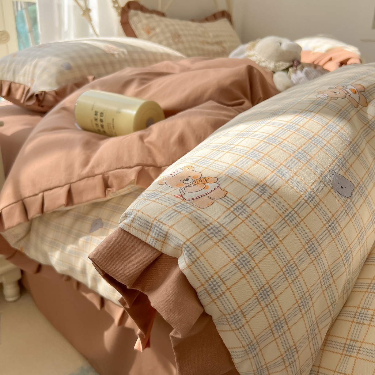 91家纺网 家纺一手货源 找家纺 韩巢家纺 2026新款花边款针织双层纱四件套 熊先生