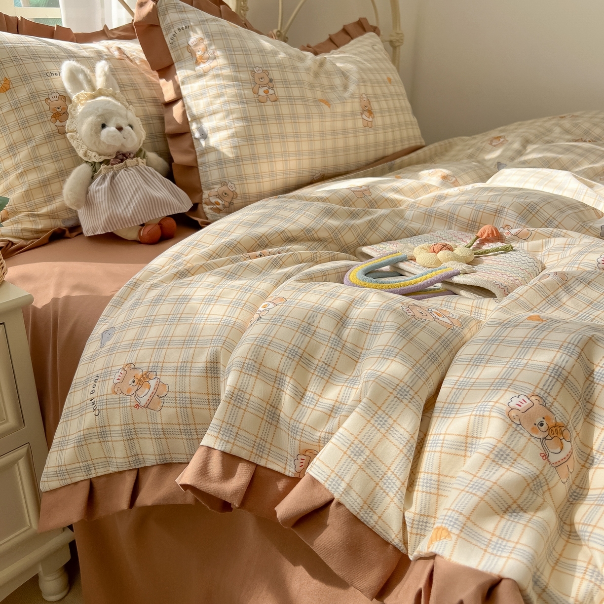 91家纺网 家纺一手货源 找家纺 韩巢家纺 2026新款花边款针织双层纱四件套 熊先生