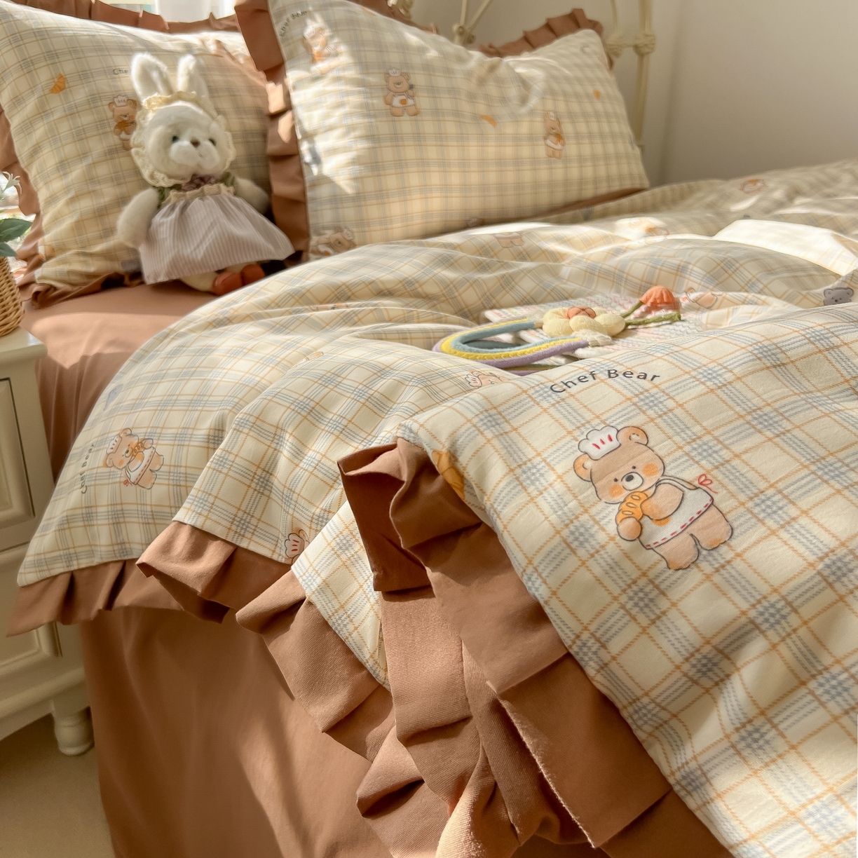 91家纺网 家纺一手货源 找家纺 韩巢家纺 2026新款花边款针织双层纱四件套 熊先生