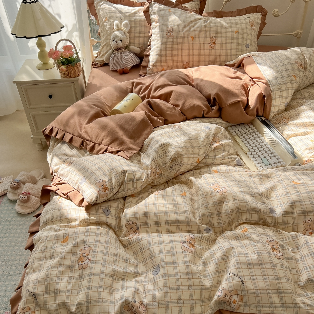 91家纺网 家纺一手货源 找家纺 韩巢家纺 2026新款花边款针织双层纱四件套 熊先生