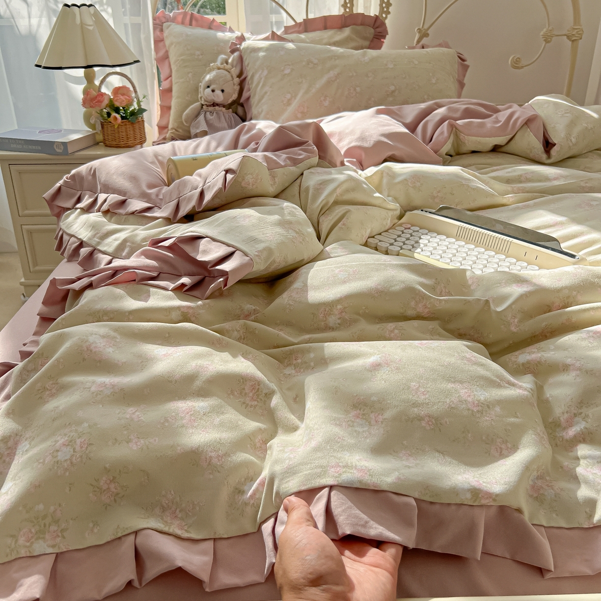 91家纺网 家纺一手货源 找家纺 韩巢家纺 2026新款花边款针织双层纱四件套 云山沐晚