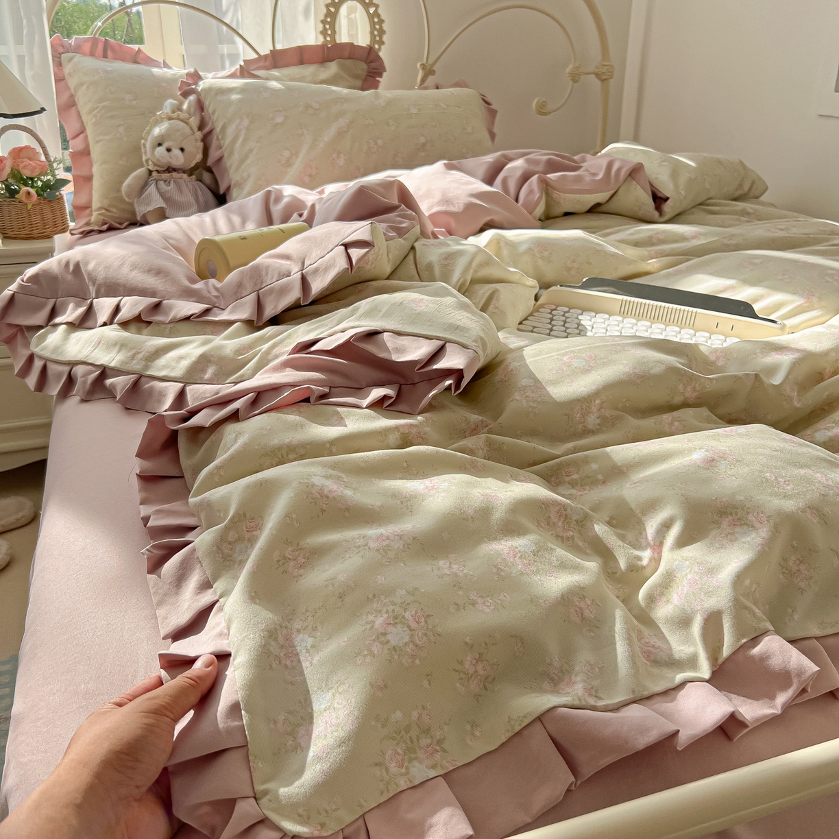 91家纺网 家纺一手货源 找家纺 韩巢家纺 2026新款花边款针织双层纱四件套 云山沐晚