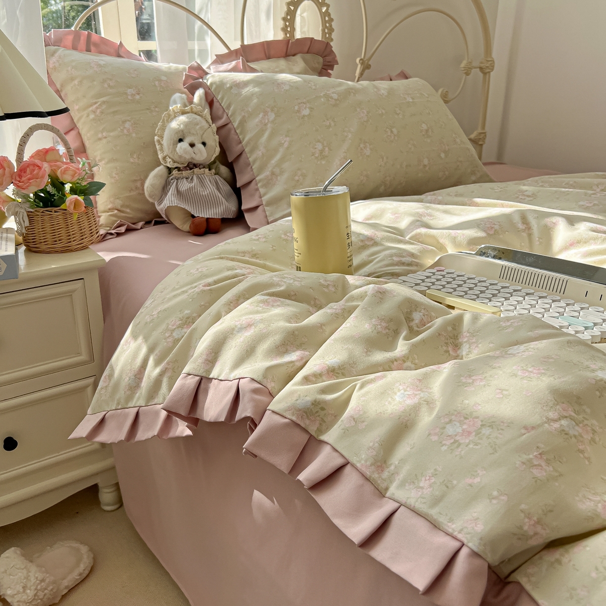 91家纺网 家纺一手货源 找家纺 韩巢家纺 2026新款花边款针织双层纱四件套 云山沐晚