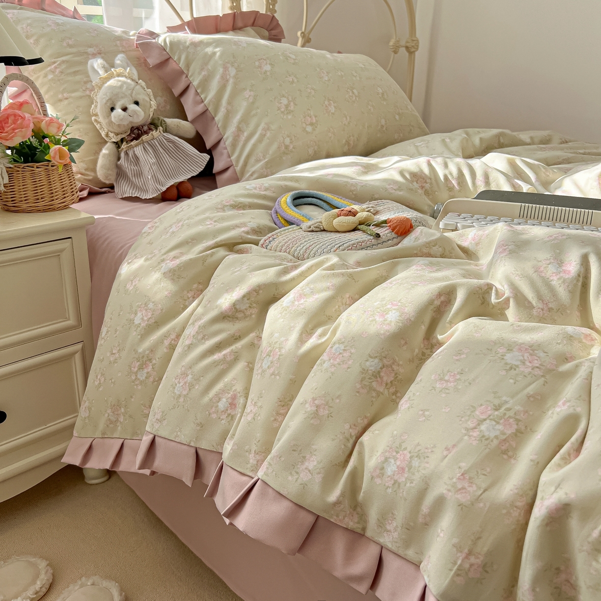 91家纺网 家纺一手货源 找家纺 韩巢家纺 2026新款花边款针织双层纱四件套 云山沐晚