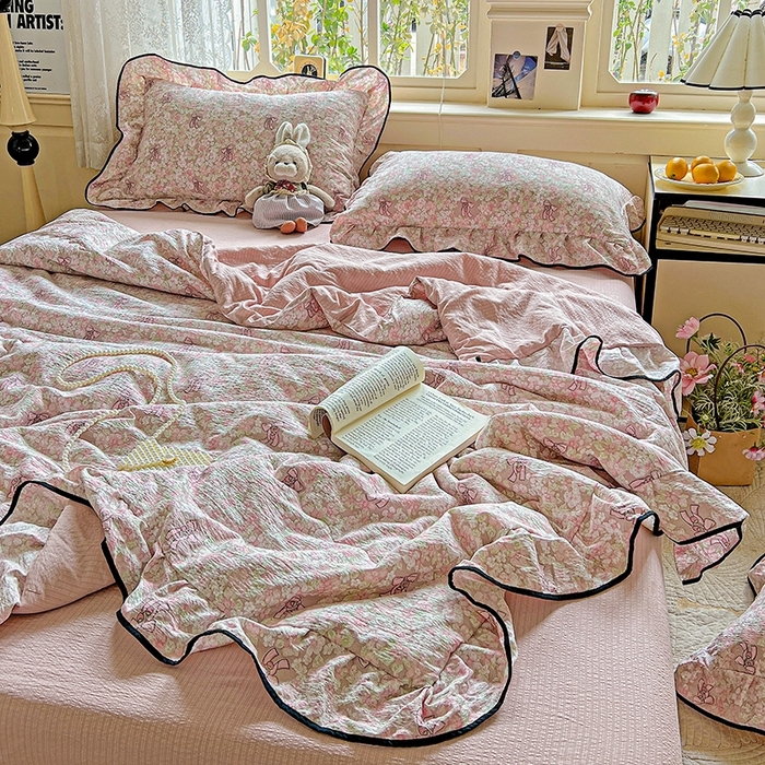 91家纺网 家纺一手货源 找家纺 （总）富米莱（原臻工厂） 2025新款云感赫本风亲肤棉夏被夏凉被空调被四件套