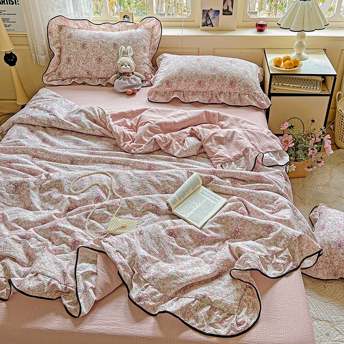 91家纺网 家纺一手货源 找家纺 （总）富米莱（原臻工厂） 2025新款云感赫本风亲肤棉夏被夏凉被空调被四件套