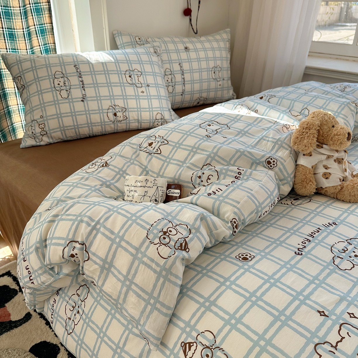 91家纺网 家纺一手货源 找家纺 桃子家居 2026新款ins小清新费尔岛猫咪全棉纯棉印花四件套 棉-蓝格线条狗