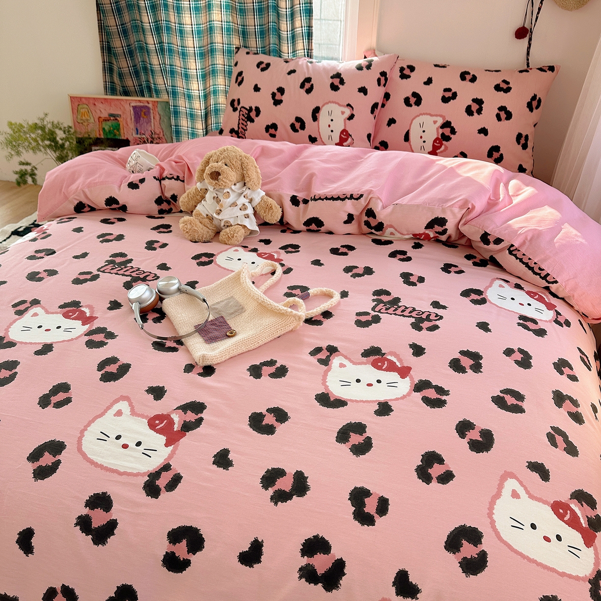 91家纺网 家纺一手货源 找家纺 桃子家居 2026新款ins小清新费尔岛猫咪全棉纯棉印花四件套 棉-喵吃鱼粉