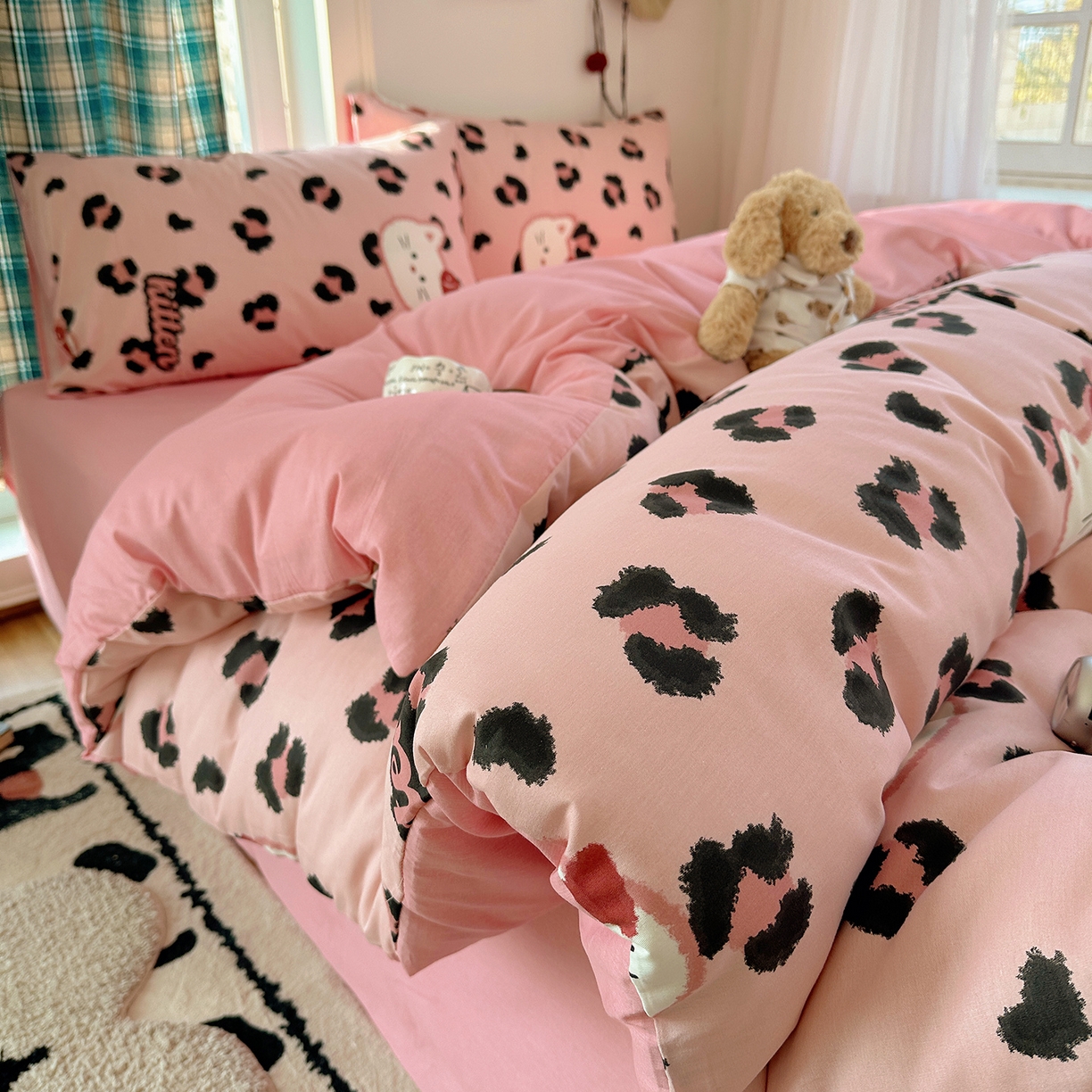 91家纺网 家纺一手货源 找家纺 桃子家居 2026新款ins小清新费尔岛猫咪全棉纯棉印花四件套 棉-喵吃鱼粉