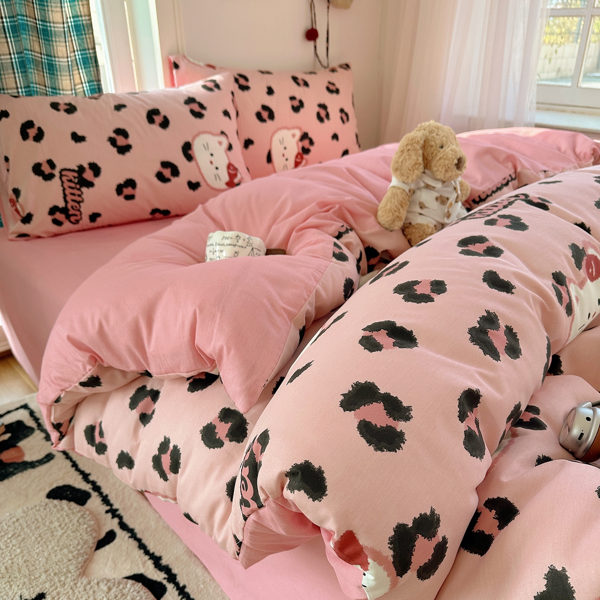 91家纺网 家纺一手货源 找家纺 桃子家居 2026新款ins小清新费尔岛猫咪全棉纯棉印花四件套 棉-喵吃鱼粉