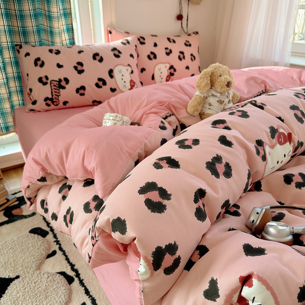 91家纺网 家纺一手货源 找家纺 桃子家居 2026新款ins小清新费尔岛猫咪全棉纯棉印花四件套 棉-喵吃鱼粉