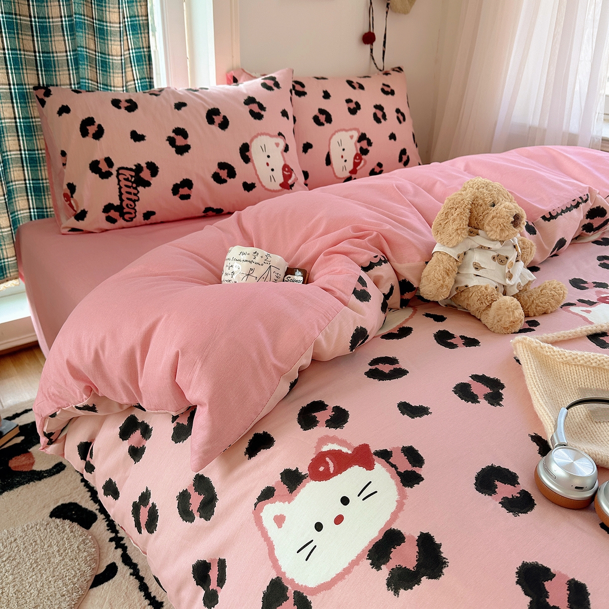 91家纺网 家纺一手货源 找家纺 桃子家居 2026新款ins小清新费尔岛猫咪全棉纯棉印花四件套 棉-喵吃鱼粉