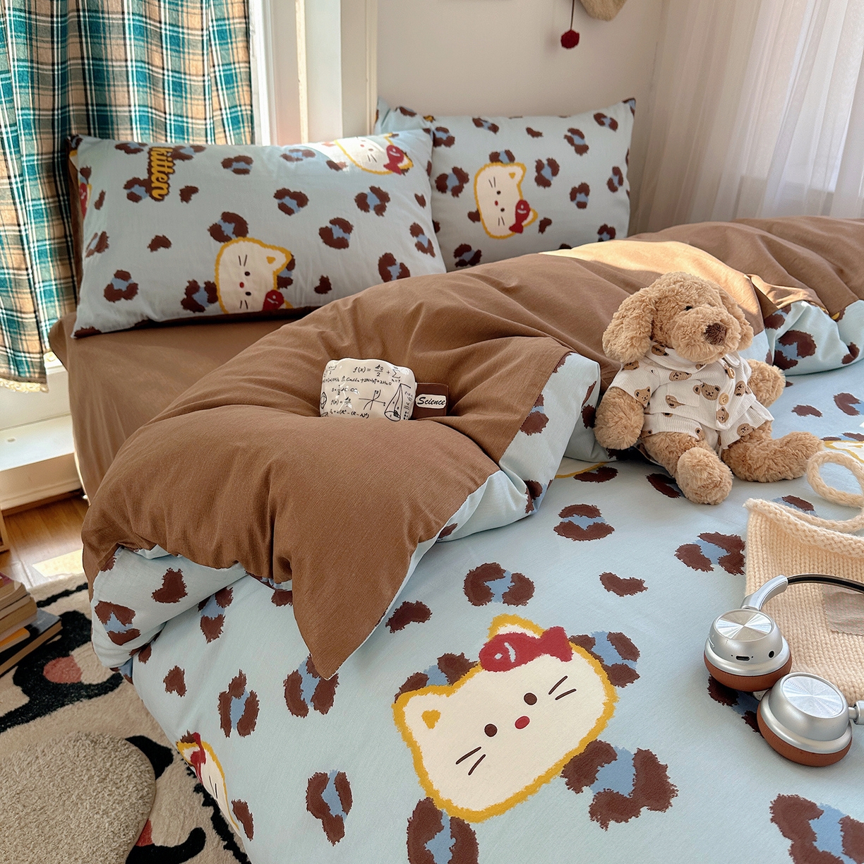 91家纺网 家纺一手货源 找家纺 桃子家居 2026新款ins小清新费尔岛猫咪全棉纯棉印花四件套 棉-喵吃鱼蓝