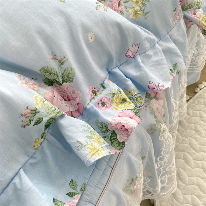 91家纺网 家纺一手货源 找家纺 乐逸家纺 2025新款100%纯棉全棉印花法式风情蕾丝花边床裙床盖款四件套 玫瑰风情-蓝