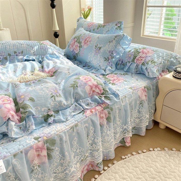 91家纺网 家纺一手货源 找家纺 乐逸家纺 2025新款100%纯棉全棉印花法式风情蕾丝花边床裙床盖款四件套 诺曼底庄园-蓝